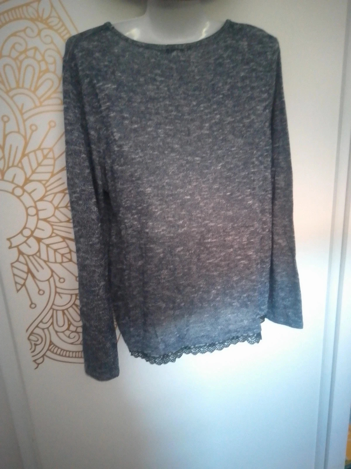 Petit pull avec dentelle – photo 4